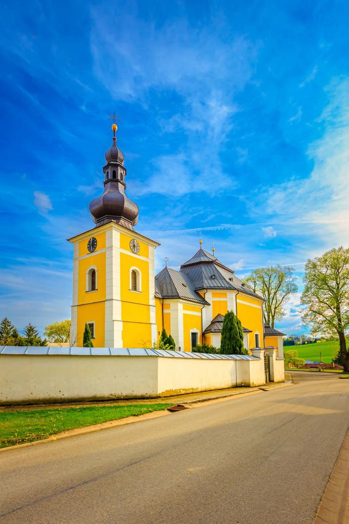 Pěší putování plné symbolů a mystiky: Stezka, která ukazuje kouzlo barokních památek geniálního architekta Jana Blažeje Santiniho-Aichela Pěší putování plné symbolů a mystiky: Stezka, která ukazuje kouzlo barokních památek geniálního architekta Jana Blažeje Santiniho-Aichela