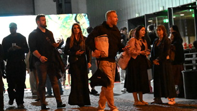 FOTO: Ondřej Novotný neztrácel čas a odešel přímo k autu.