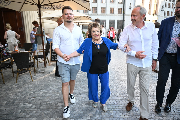 Ľubomír Focko a Vojtěch Staš pomáhali Jiřině Bohdalové.