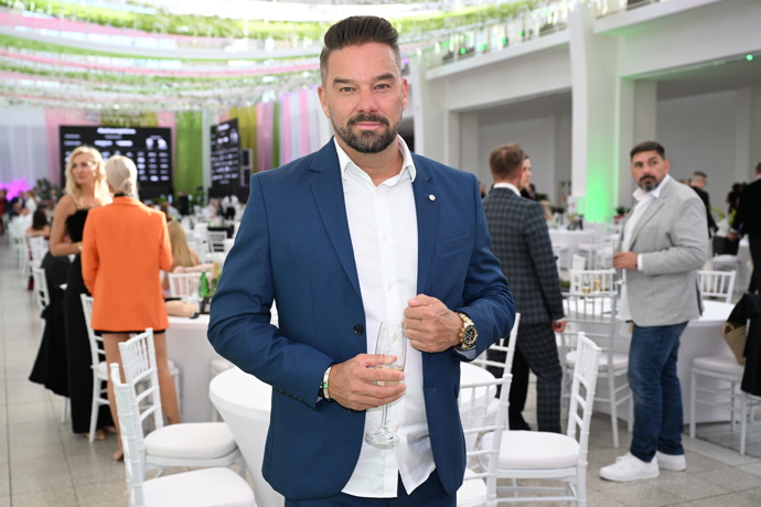 Petr Švancara je elegán.