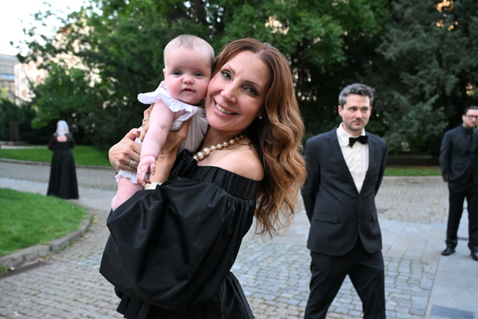 Olga Lounová s dítětěm.
