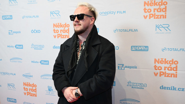 Štěpán Kozub na premiéře filmu Někdo to rád v Plzni.