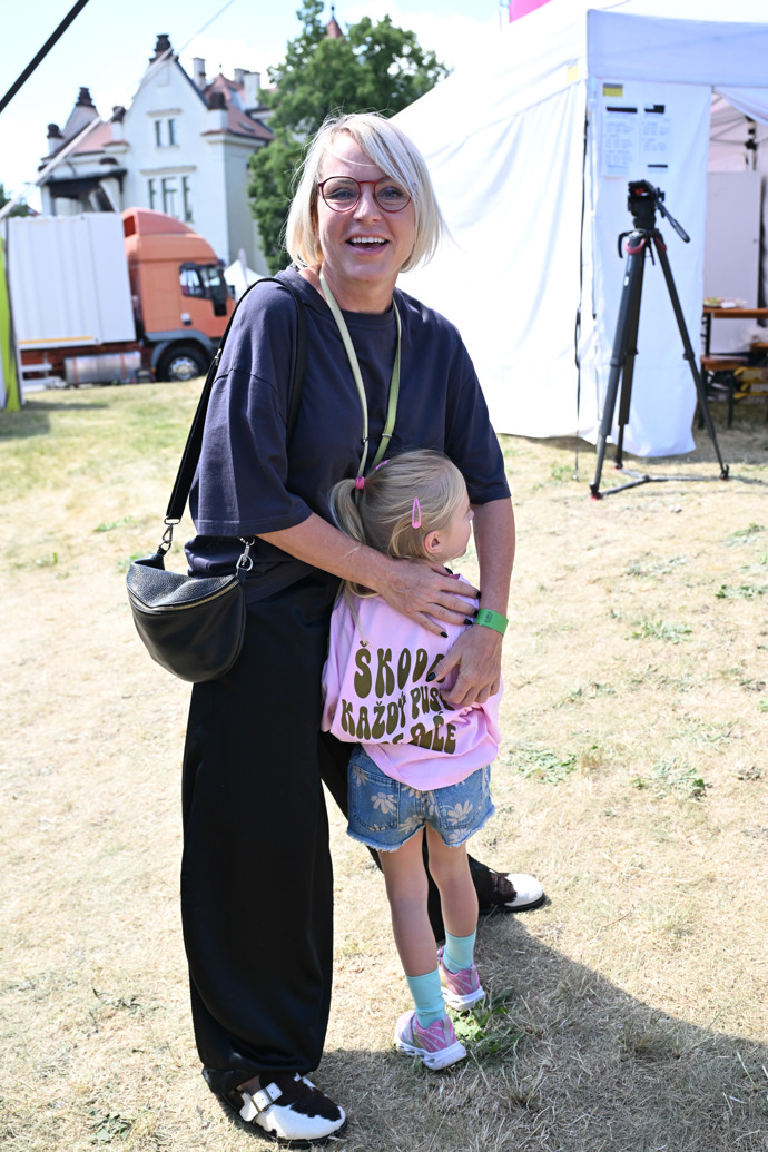 Martina Pártlová vyvedla na festival svoji dcerku Stellu.