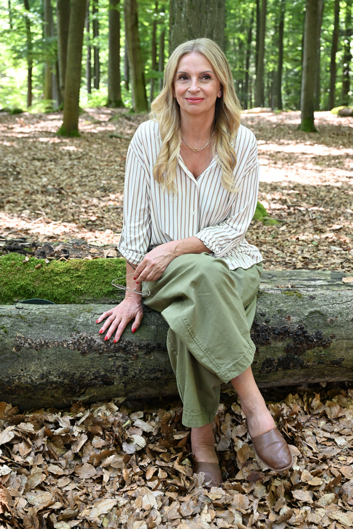Ivana Chýlková zapózovala v lese.