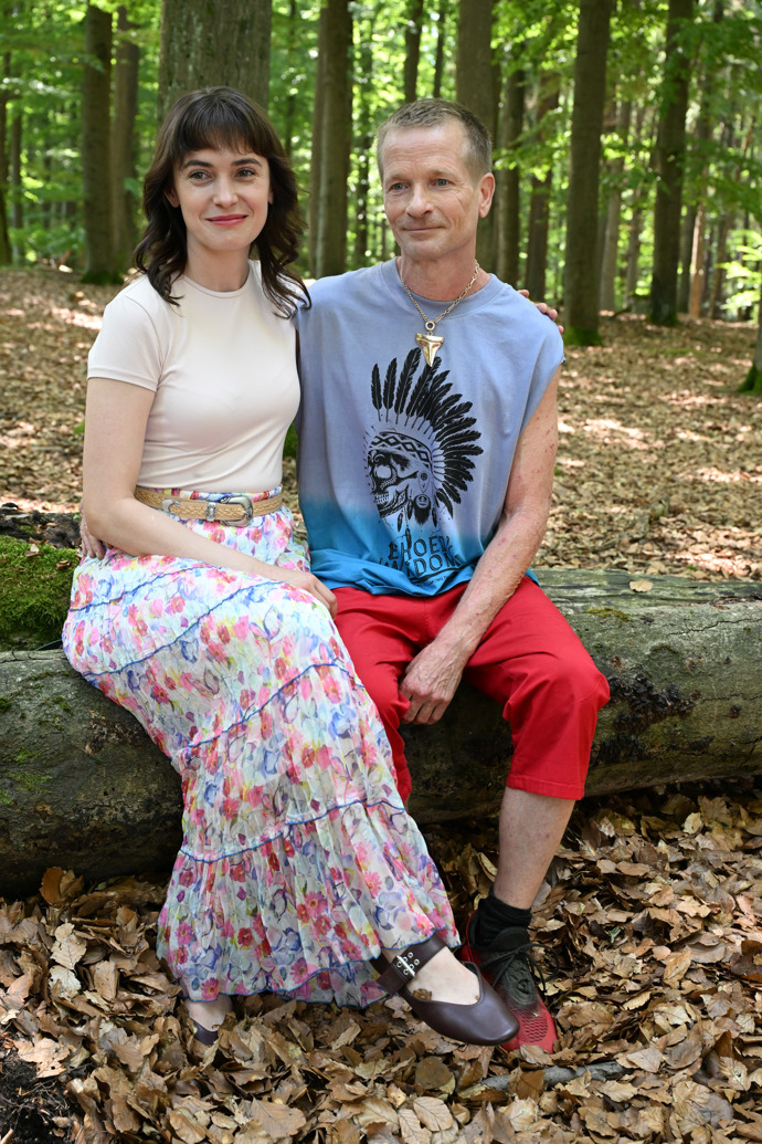 Sarah Haváčová a Matěj Hádek spolu hrají v seriálu My nejsme sekta.