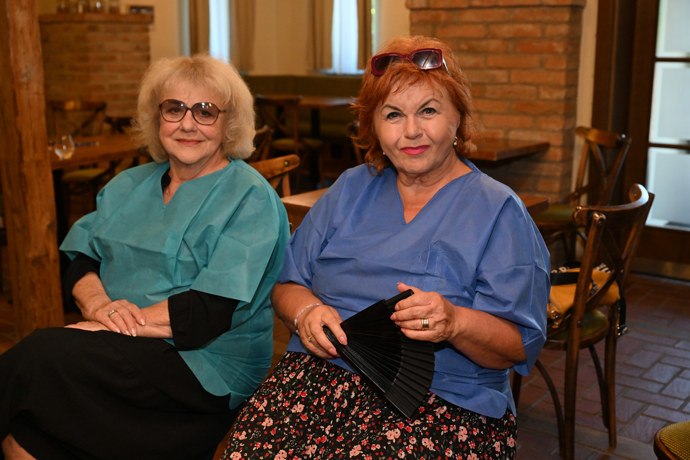 Iva Hüttnerová seděla vedle Hany Křížkové. 