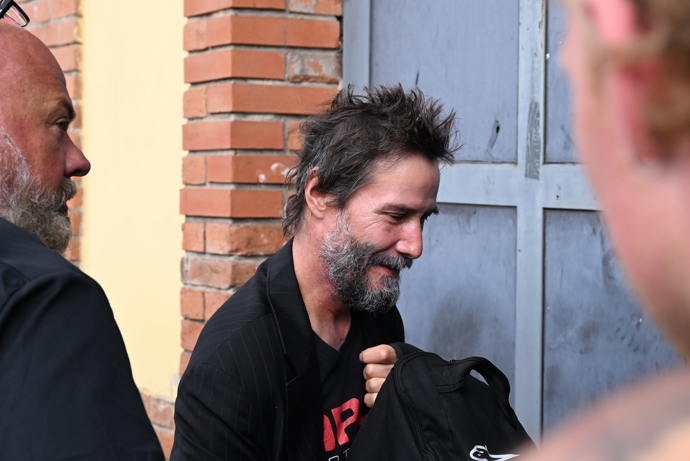 Keanu Reeves je v praze.