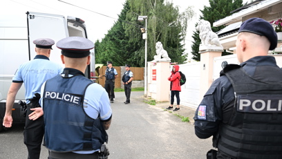FOTO: Policejní manévry u Karlose Vémoly.