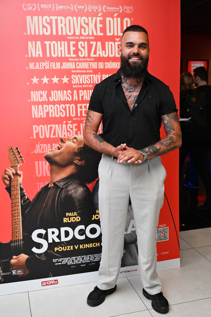 Nechyběl influencer Freescoot. 