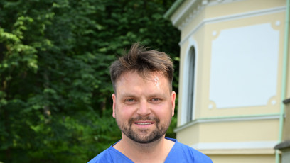 FOTO: Josef Vágner se oblékl do zdravotnického oblečení.