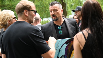 FOTO: Michal Kavalčík donesl obří portrét Barbory.