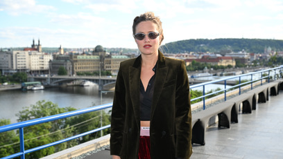 FOTO: Emma Smetana na přehlídce.
