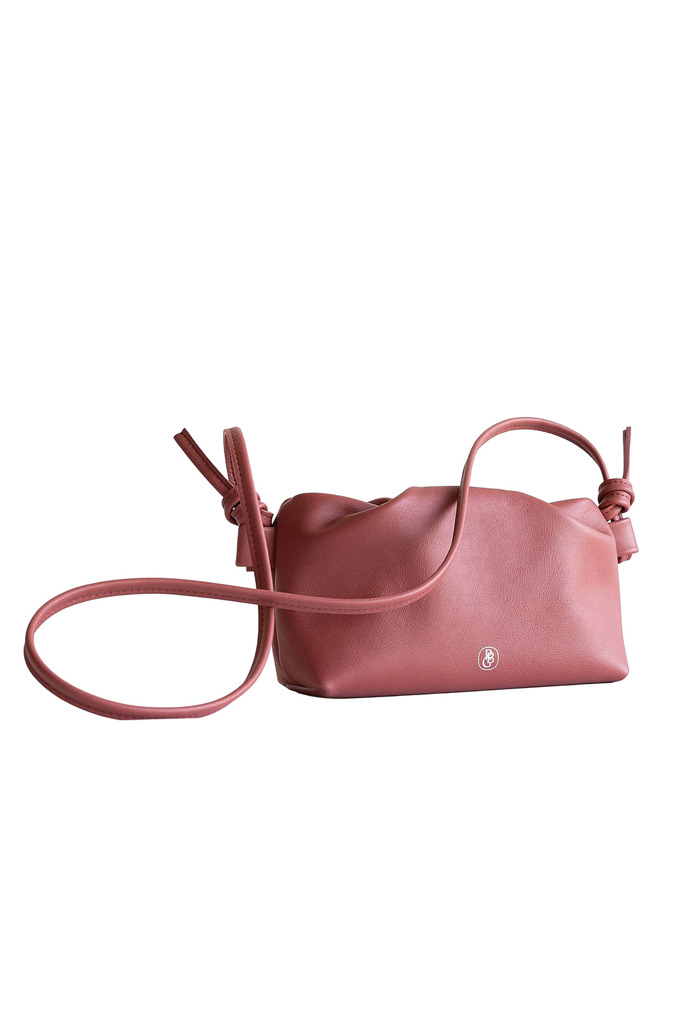 Kabelka Clutch Mini, PBG Studio, 6 500 Kč Kabelka Clutch Mini, PBG Studio, 6 500 Kč