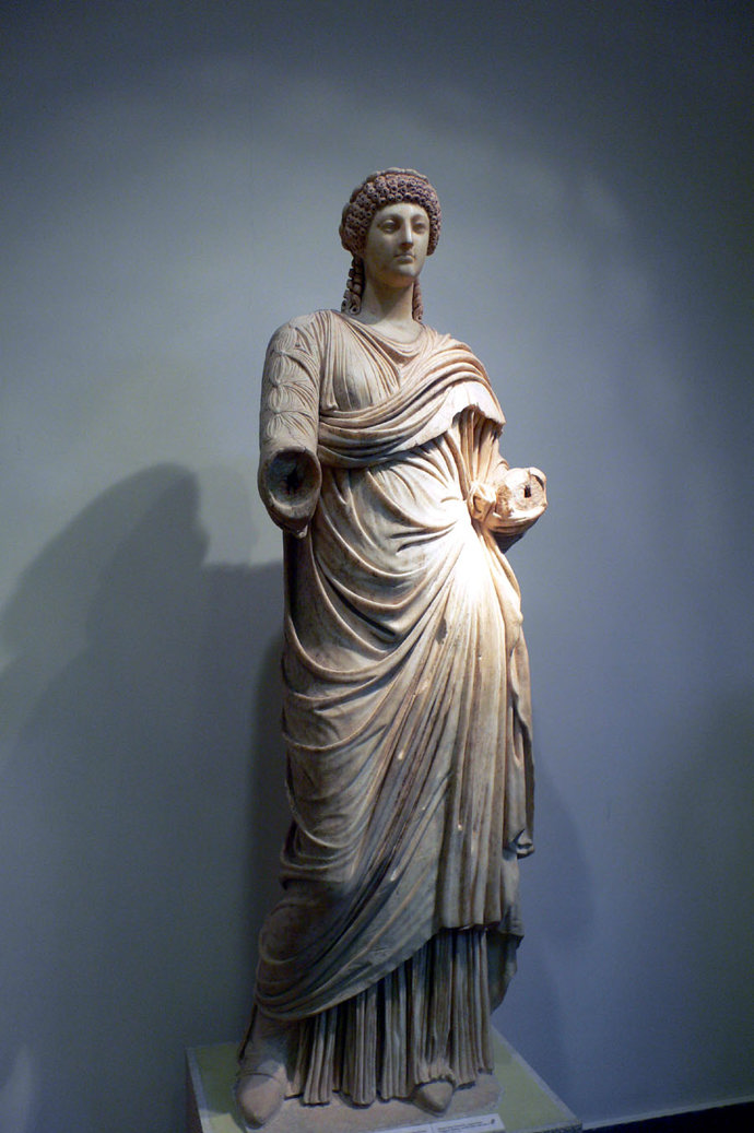 Socha v Archeologickém muzeu v Olympii Socha v Archeologickém muzeu v Olympii