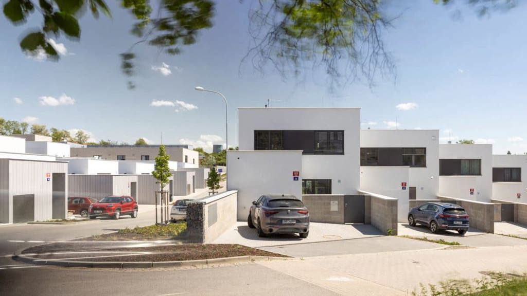 Park, náměstí, školka i bydlení. Nová pražská čtvrť v Lysolajích ukazuje, jak by mohl vypadat moderní urbanismus