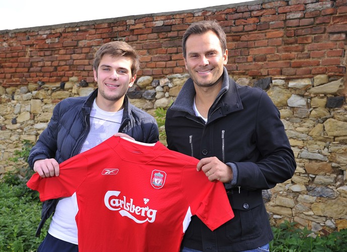 Stejně jako Patrik Berger mladší, byť s tátou má společný snad jen úsměv. Oba na snímku z roku 2013.