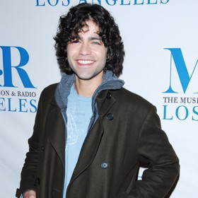 Adrian Grenier, který si ve filmu zahrál přítele hlavní hrdinky Natea, se nadobro stáhl z Hollywoodu.