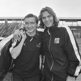 S nejlepším kamarádem Vladimírem Šmicrem bojovali bok po boku i za Liverpool, s nímž získali Pohár UEFA.
