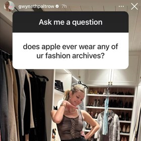 A před třemi lety pak sdílela fotku své dcery Apple ve stejných šatech.