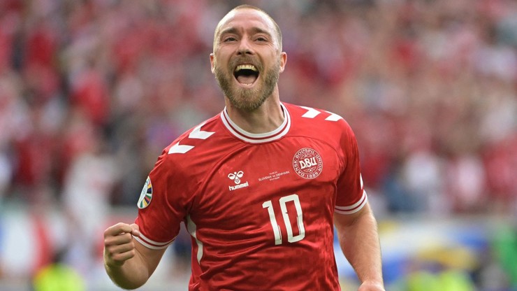 Christian Eriksen píše silný životní příběh.
