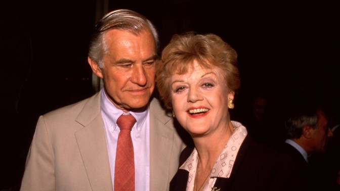 Angela Lansbury ze seriálu To je vražda, napsala: První manžel jí zatajil svoji orientaci, druhý stál po jejím boku 50 let