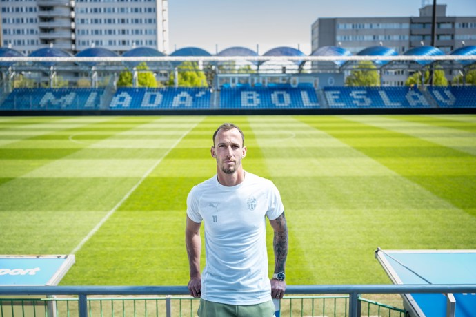 Matěj Hybš na stadionu.
