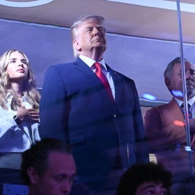 Donald Trump na finále basketbalové NBA.