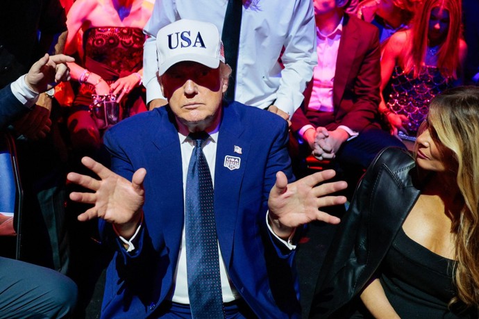 Donald Trump oslavil své osmdesátiny. Přání mu přes oficiální kanál ministerstva poslal i Petr Macinka.