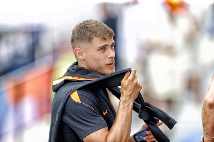 Fotbalista Micky Van de Ven.
