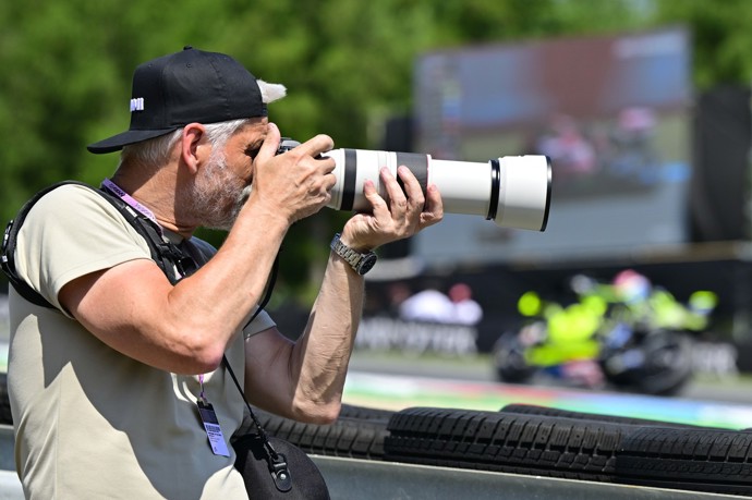 Petr Pavel detailně dokumentuje dění na trati během závodního víkendu MotoGP.