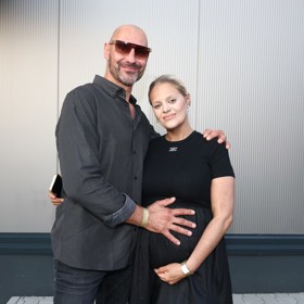 Charlotte Štiková čeká s manželem dítě.
