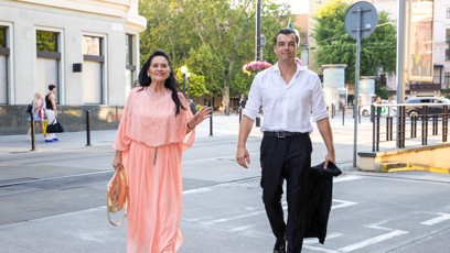 FOTO: Pár spolu dorazil ve skvělé náladě.