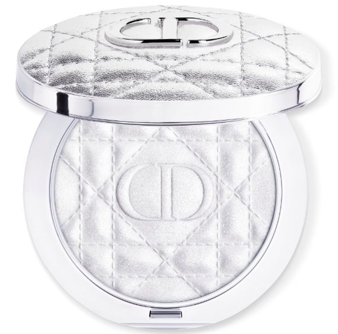 Rozjasňovač Dior, 1626 Kč, prodává Marionnaud
