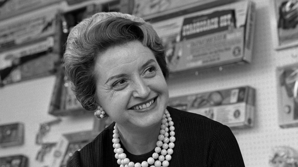 Ruth Handler v roce 1961 Ruth Handler v roce 1961