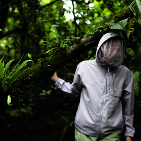 Nová kolekce oblečení Skien Valley značky Columbia kombinuje moderní outdoorový design s technologií Insect Shield chránící před obtížným hmyzem Nová kolekce oblečení Skien Valley značky Columbia kombinuje moderní outdoorový design s technologií Insect Shield chránící před obtížným hmyzem