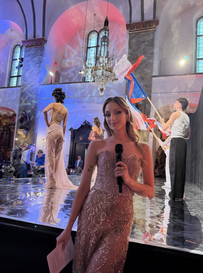 Miška moderovala letošní ročník Miss Universe Česko a Slovensko.