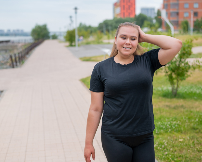 Máte postavu XXL? Tohle jsou nejčastější módní chyby, kvůli kterým je léto utrpením. Zjistěte, co dělat jinak