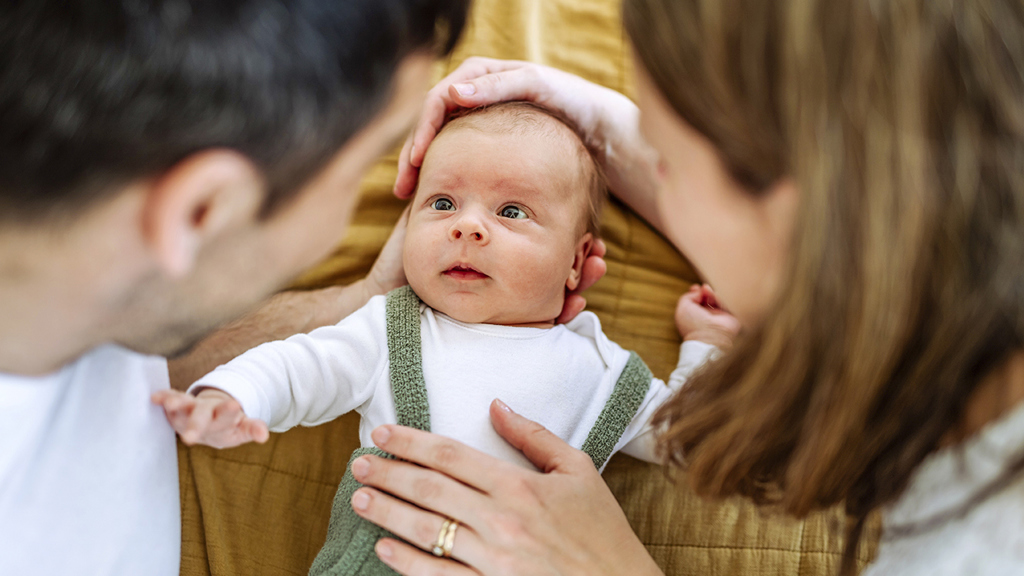 Jak zvládnout příchod dítěte, aby vám neztroskotal vztah? Buďte připraveni na chaos a věřte, že intimita se vrátí Jak zvládnout příchod dítěte, aby vám neztroskotal vztah? Buďte připraveni na chaos a věřte, že intimita se vrátí