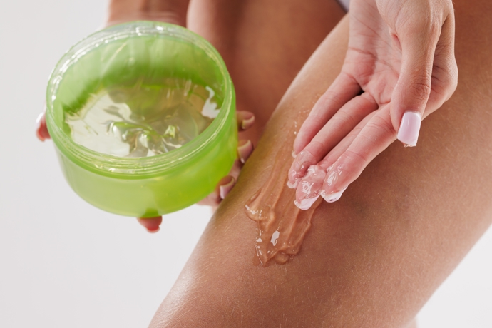 Gel s výtažkem aloe vera můžete v letních měsících aplikovat na celé tělo. 