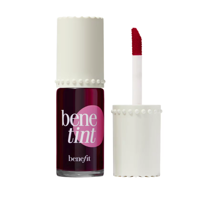 Tint na tváře a rty Benetint, Benefit Cosmetics, 720 Kč, prodává Sephora Tint na tváře a rty Benetint, Benefit Cosmetics, 720 Kč, prodává Sephora