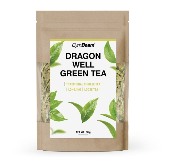 Zelený čaj Dragon Well (Longjing) patří mezi nejslavnější a nejvyhledávanější sypané čínské zelené čaje. Tvoří ho 100 % listy čajovníku čínského (Camellia sinensis), který je typický svým plochým tvarem. Po zalití vytváří nápoj se svěží, jemně oříškovou až kaštanovou chutí a příjemným aromatem. 149 Kč Zelený čaj Dragon Well (Longjing) patří mezi nejslavnější a nejvyhledávanější sypané čínské zelené čaje. Tvoří ho 100 % listy čajovníku čínského (Camellia sinensis), který je typický svým plochým tvarem. Po zalití vytváří nápoj se svěží, jemně oříškovou až kaštanovou chutí a příjemným aromatem. 149 Kč
