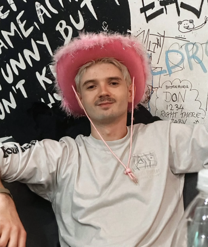 YouTuber Wedry.