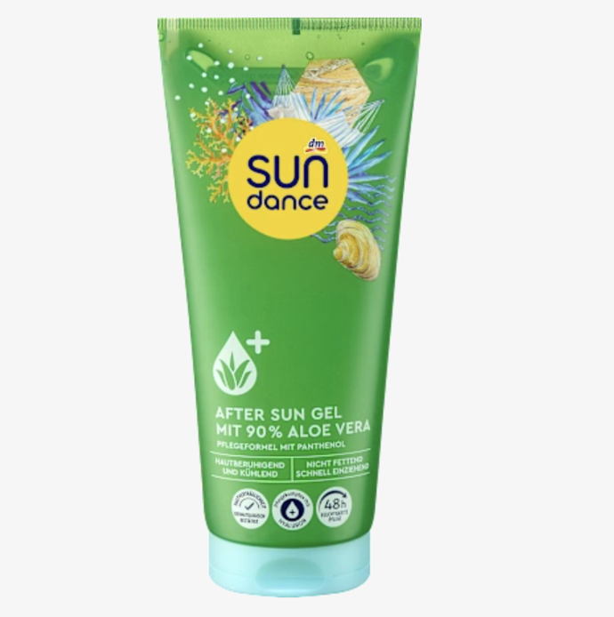 UNDANCE After Sun gel po opalování s aloe vera pro hezké a dlouhotrvající opálení. Gel se rychle vstřebává a nezanechává mastný film. Pečující složení s aloe vera, glycerinem, panthenolem a hyaluronem zklidňuje sluncem namáhanou a suchou pokožku. 99 Kč