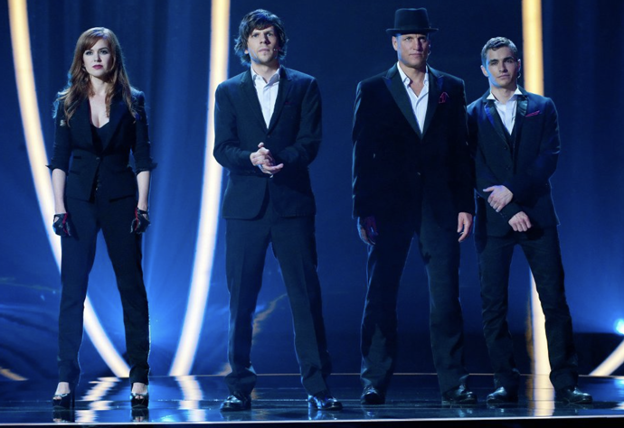 Isla Fisher, Jesse Eisenberg, Woody Harrelson a Dave Franco ve filmu Podfukáři.