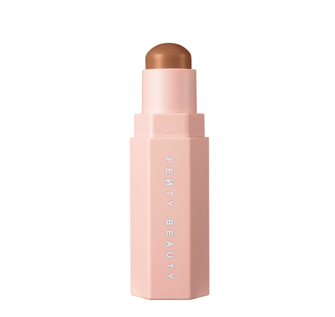 Multifunkční tyčinka Fenty Beauty, 820 Kč, podává Sephora