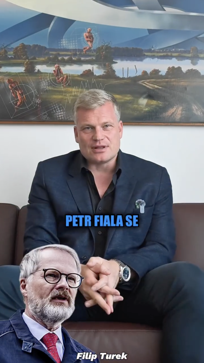 Filip Turek se ve svém novém videu ostře opřel do tehdejší vládní reprezentace.