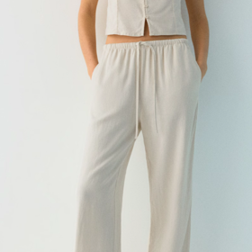 Pull&Bear 600 Kč Pull&Bear 600 Kč