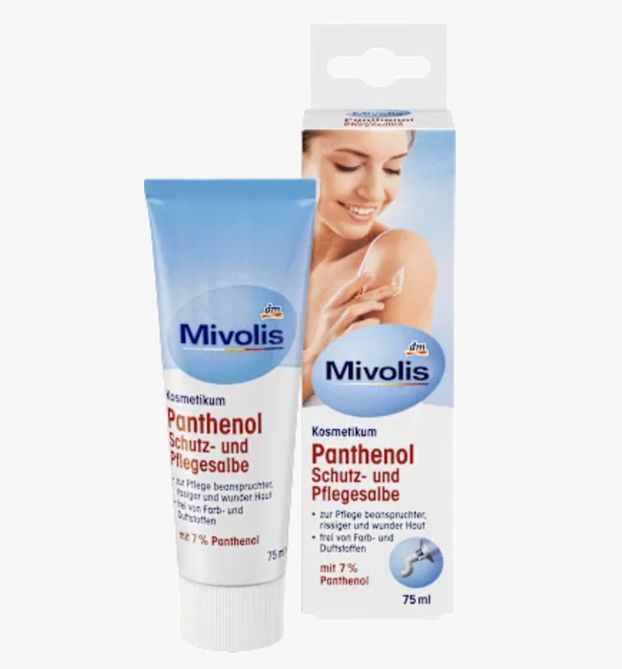 Mivolis pečující mast s panthenolem, lanolinem a zinkem je vhodná k péči o namáhanou, podrážděnou, a poraněnou pokožku. Panthenol (vitamín B5) pokožku hydratuje a pomáhá zmírnit svědění i urychlit hojení ran. Pečuje o pokožku i při lehkých odřeninách, zarudnutí a lehkých popáleninách. 59 Kč