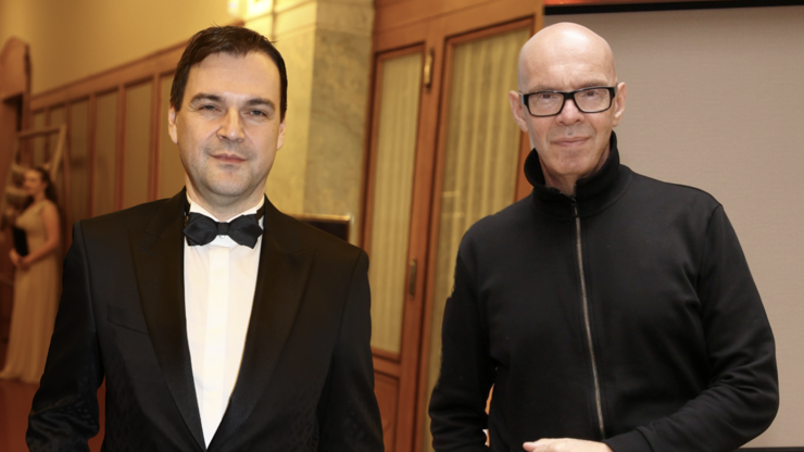 Další výsměch pro Motoristy. Dav po Klempířovi vypískal i ministra Macinku