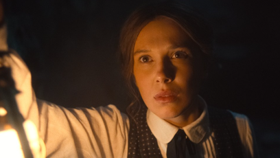 FOTO: Millie Bobby Brown jako sestra Sherlocka Holmese ve filmu Enola Holmes 3.